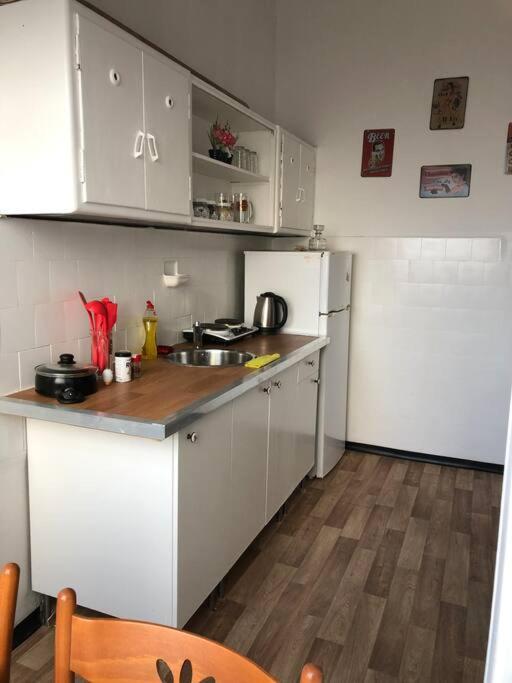 Entire Apartment Facing The Sea Тел Авив Екстериор снимка